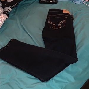 Size 7 HOLLISTER Dark Wash Skinny Jeans